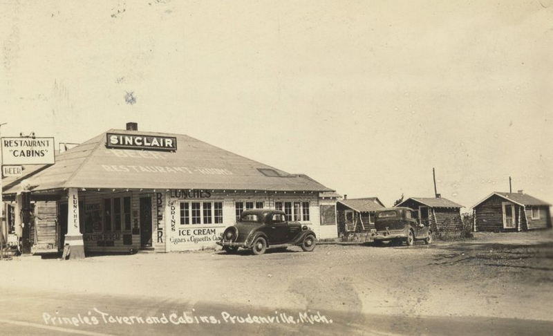 Pringles Motel and Cottages - Old Postcard